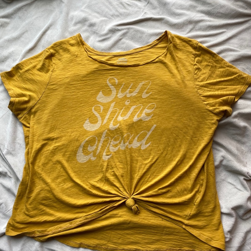 Old Navy Graphic Tea